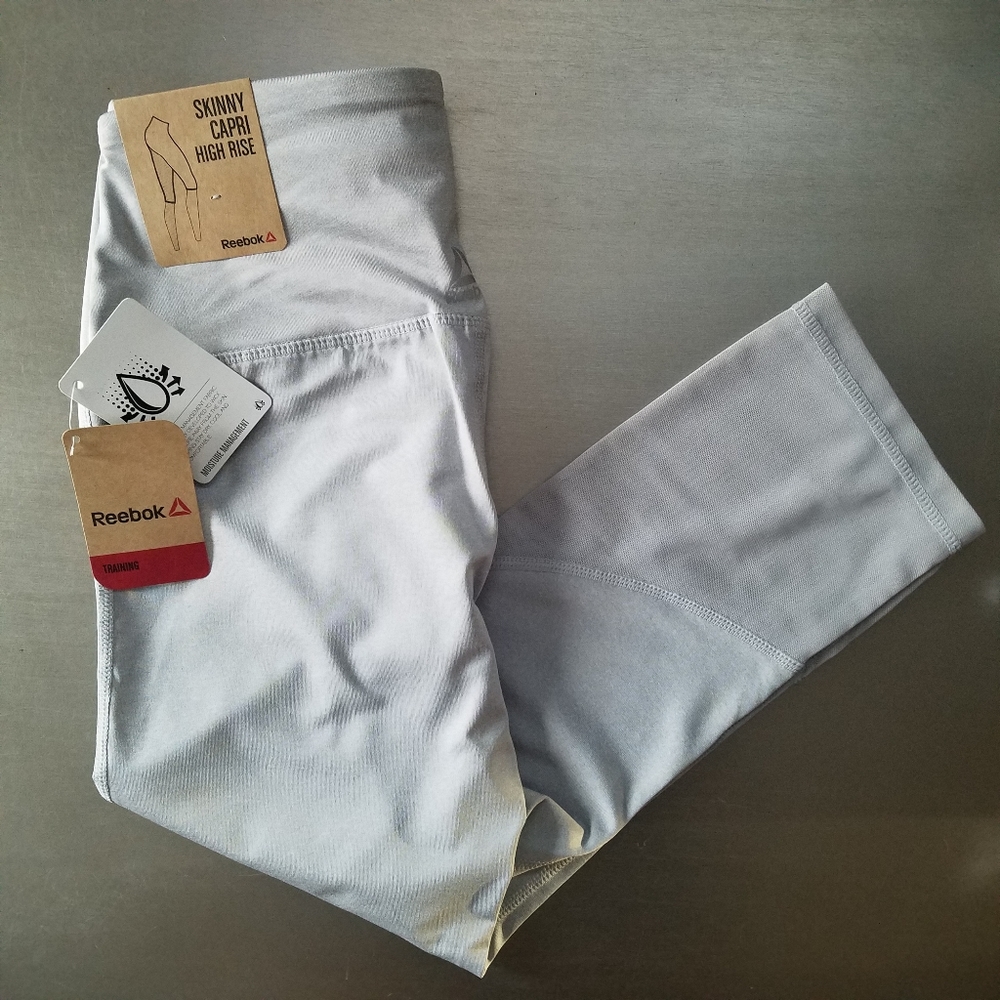 Reebok NWT High Rise Vigor Capri Grey Heather